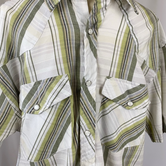 Casual Country Green & Cream Plaid Short Sleeve Button Down Size Large - Picture 4 of 4
